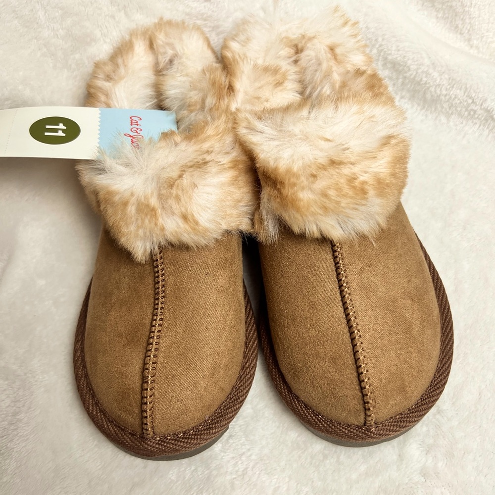 Cat & jack fuzzy shoes Size 11